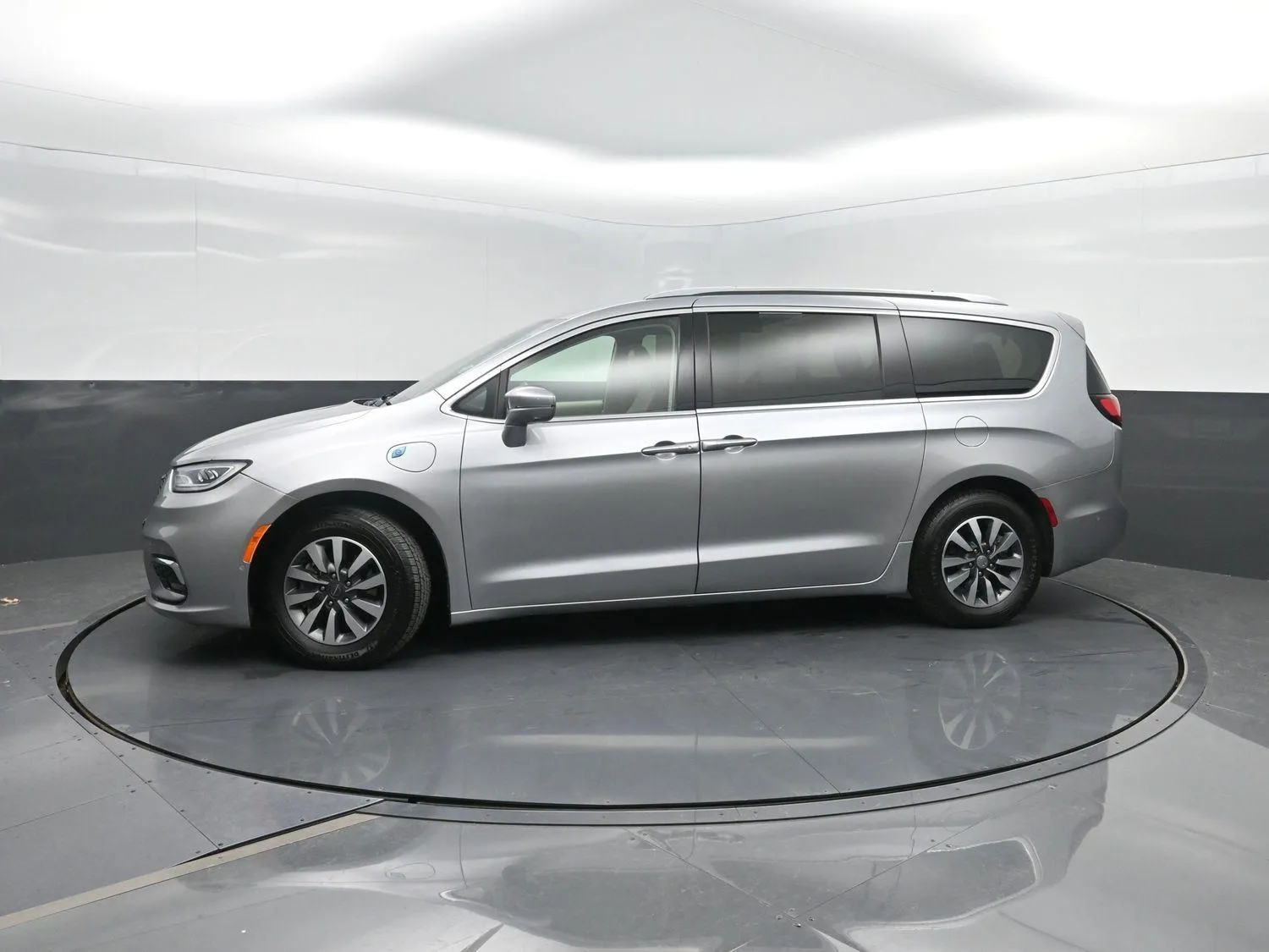2021 Chrysler Pacifica Hybrid Touring L for sale in Charles City, IA
