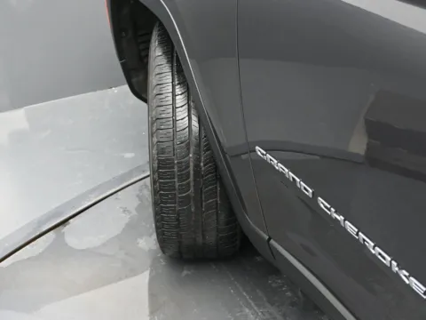 More photos of 2023 Jeep Grand Cherokee Limited at Mike Molstead Chevrolet, GMC, IA