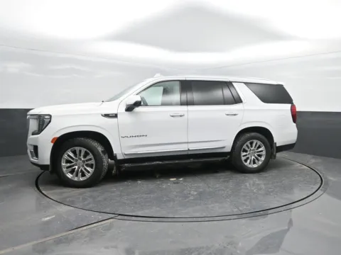 White 2022 GMC Yukon SLT for sale in Charles City, IA