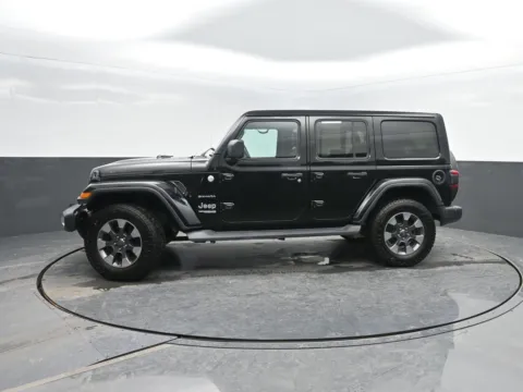 Black 2018 Jeep Wrangler Unlimited Sahara for sale in Charles City, IA