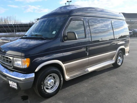 Black 1999 FORD ECONOLINE E-250 for sale in Charles City, IA