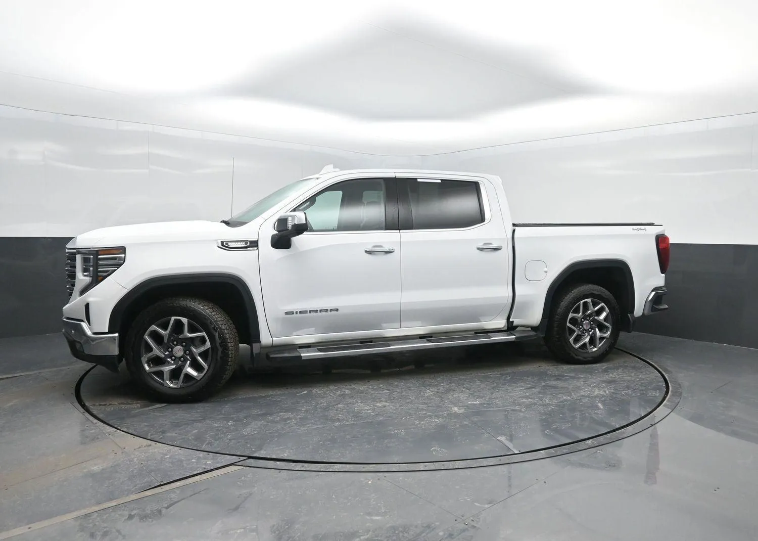 White 2025 GMC Sierra 1500 SLT for sale in Charles City, IA