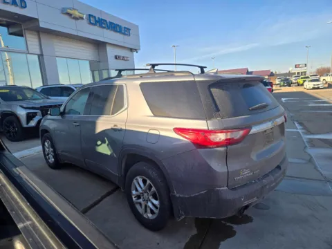 Photos of 2019 Chevrolet Traverse LT Cloth for sale in Charles City, IA at Mike Molstead Chevrolet, GMC