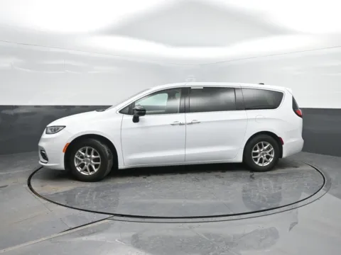 White 2024 Chrysler Pacifica Touring L for sale in Charles City, IA