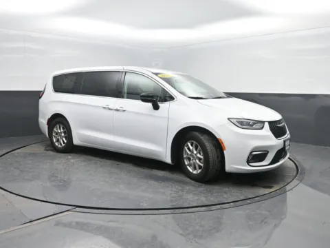 More photos of 2024 Chrysler Pacifica Touring L at Mike Molstead Chevrolet, GMC, IA
