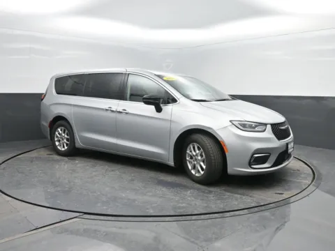 More photos of 2024 Chrysler Pacifica Touring L at Mike Molstead Chevrolet, GMC, IA