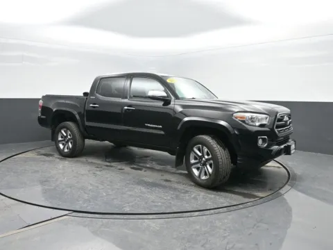 More photos of 2017 Toyota Tacoma Limited at Mike Molstead Chevrolet, GMC, IA
