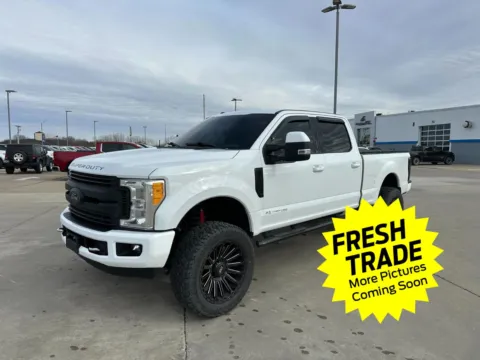 White 2017 Ford Super Duty F-250 XLT for sale in Charles City, IA