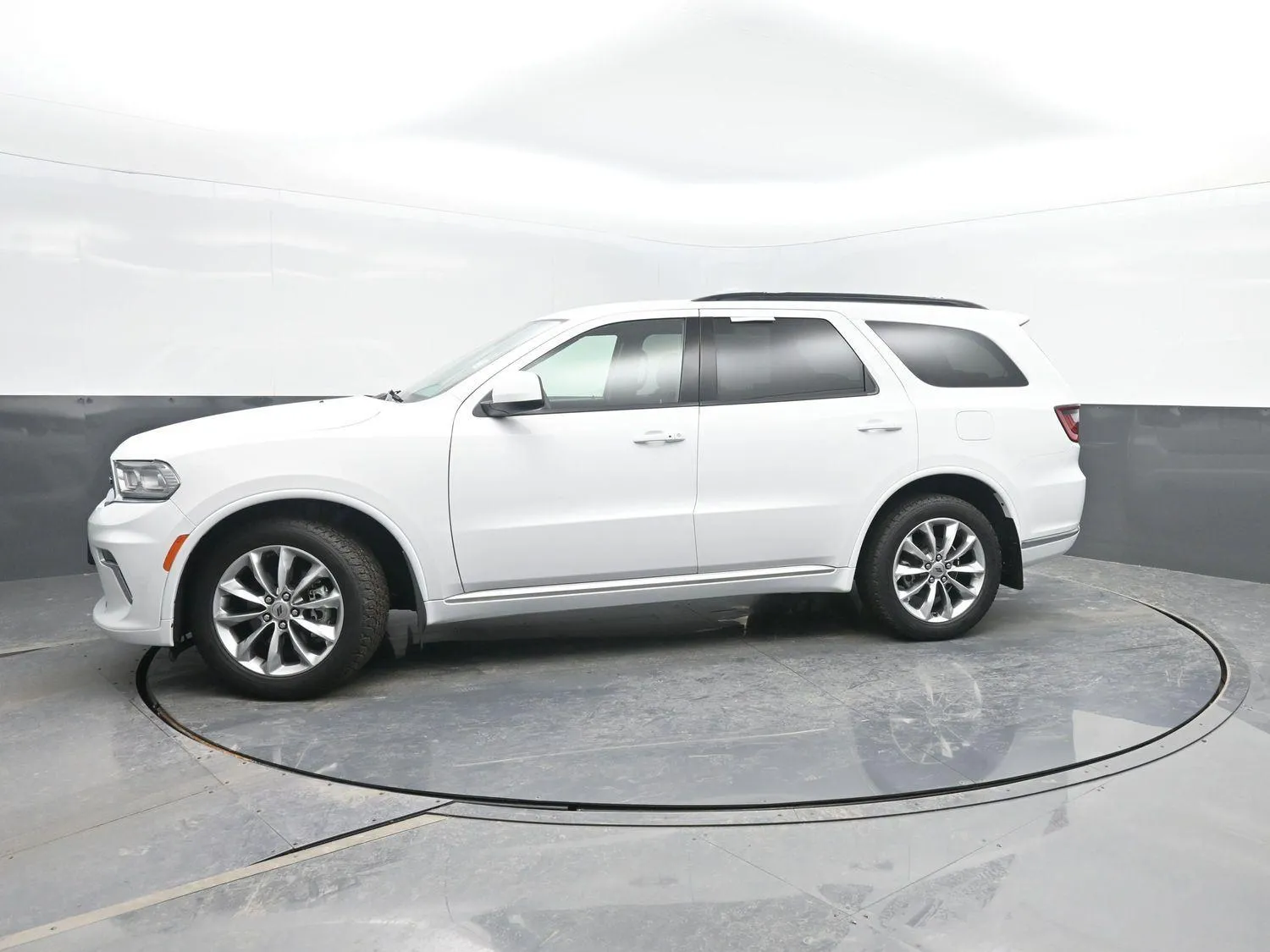 White 2022 Dodge Durango SXT for sale in Charles City, IA