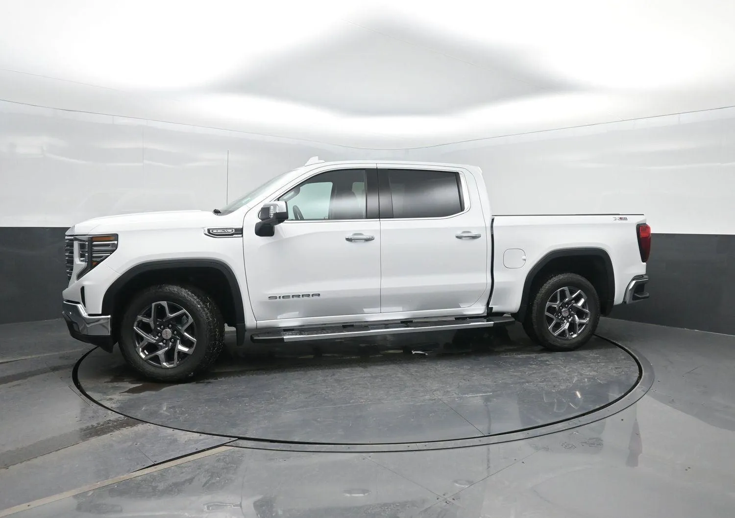 2026 GMC Sierra 1500 SLT for sale in Charles City, IA