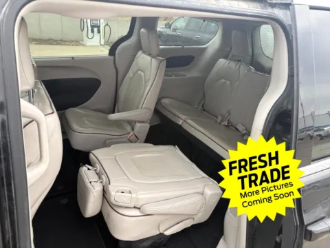 More photos of 2018 Chrysler Pacifica Limited at Mike Molstead Chevrolet, GMC, IA