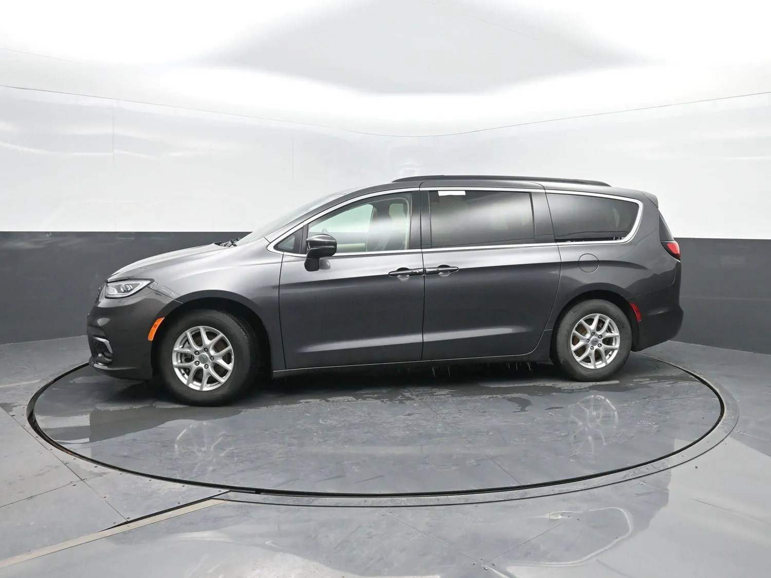 Gray 2022 Chrysler Pacifica Touring L for sale in Charles City, IA