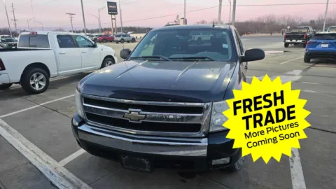 Blue 2007 Chevrolet Silverado 1500 LT w/1LT for sale in Charles City, IA