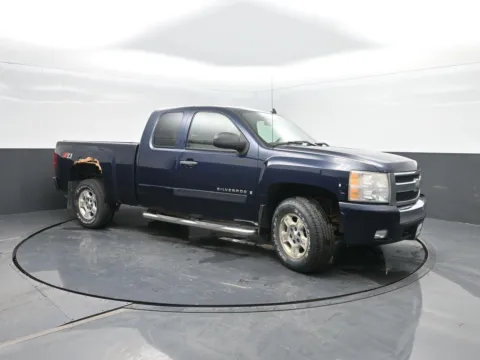 More photos of 2007 Chevrolet Silverado 1500 LT w/1LT at Mike Molstead Chevrolet, GMC, IA