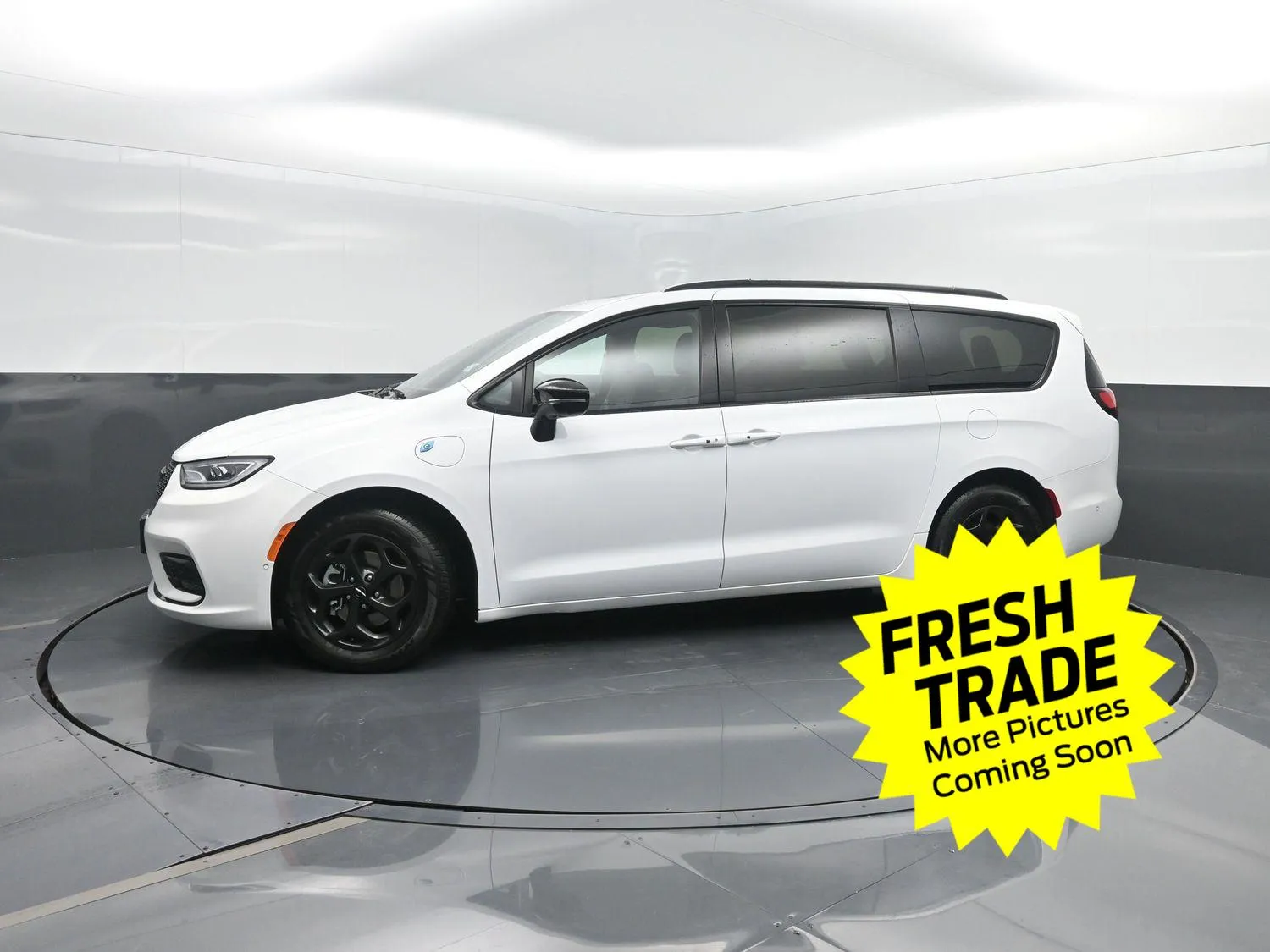 White 2024 Chrysler Pacifica Hybrid Premium S Appearance Pkg for sale in Charles City, IA