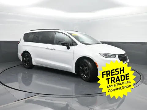 More photos of 2024 Chrysler Pacifica Hybrid Premium S Appearance Pkg at Mike Molstead Chevrolet, GMC, IA