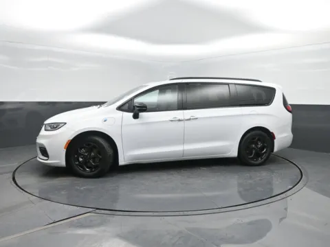 White 2024 Chrysler Pacifica Hybrid Premium S Appearance Pkg for sale in Charles City, IA