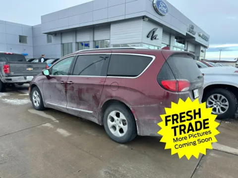 More photos of 2017 Chrysler Pacifica Touring-L Plus at Mike Molstead Chevrolet, GMC, IA