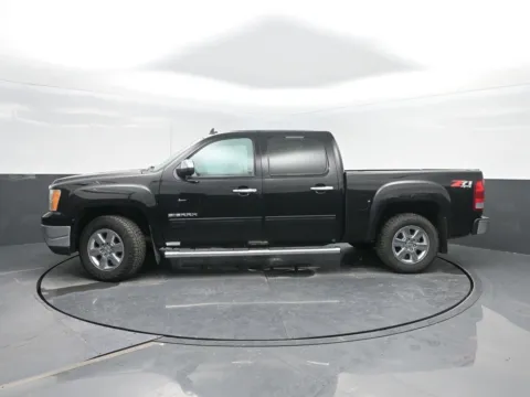 Black 2013 GMC Sierra 1500 SLT for sale in Charles City, IA