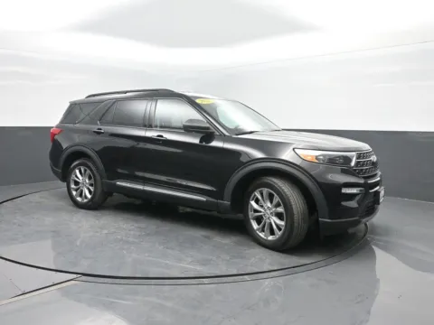 More photos of 2022 Ford Explorer XLT at Mike Molstead Chevrolet, GMC, IA
