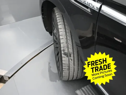 More photos of 2019 Lincoln Navigator L Reserve at Mike Molstead Chevrolet, GMC, IA