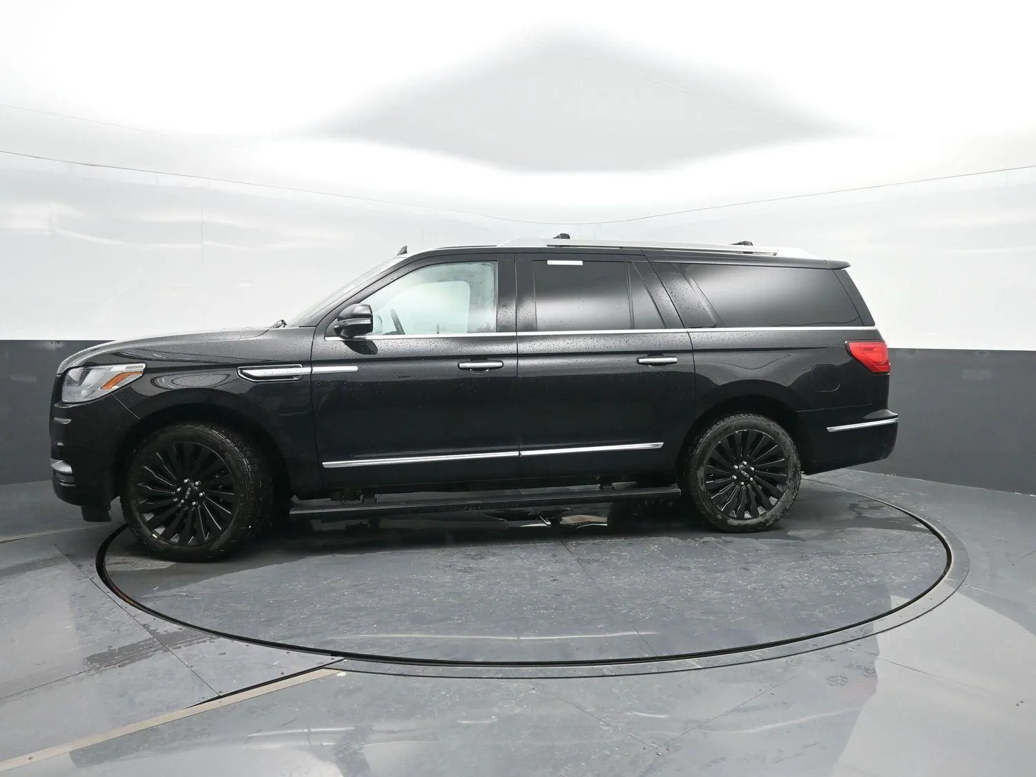 Black 2019 Lincoln Navigator L Reserve for sale in Charles City, IA
