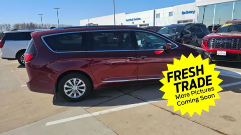 More photos of 2018 Chrysler Pacifica Touring L at Mike Molstead Chevrolet, GMC, IA