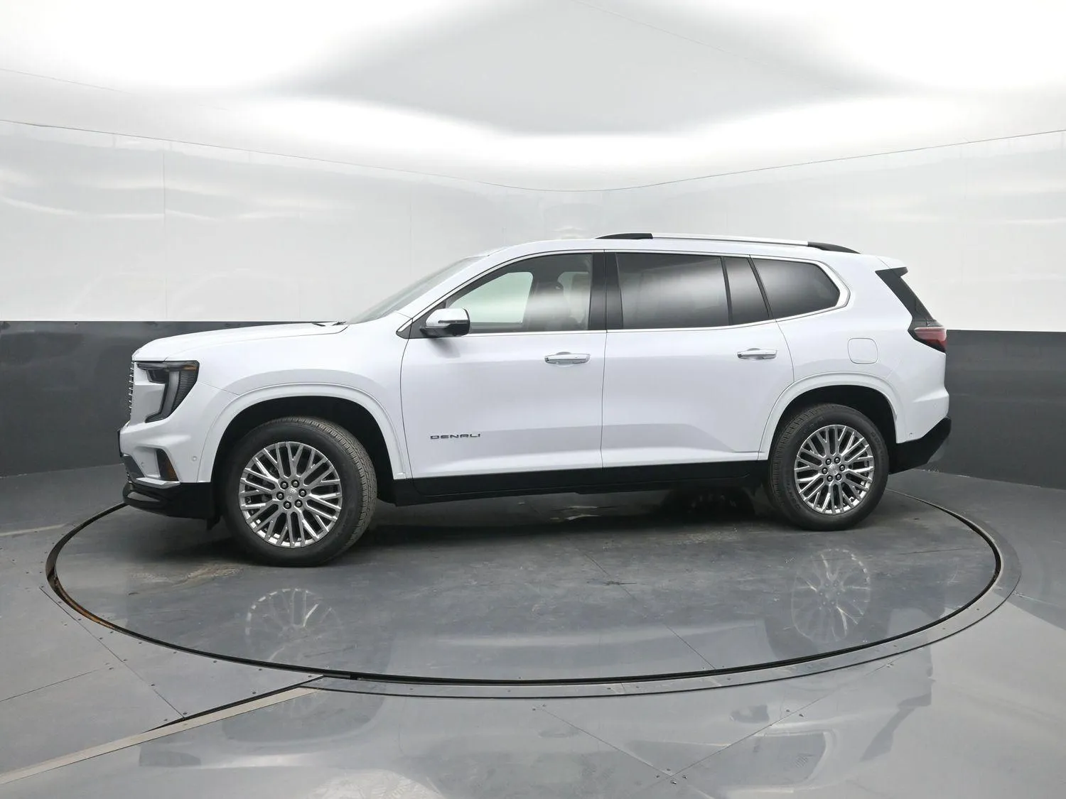 2026 GMC Acadia Denali AWD's photo