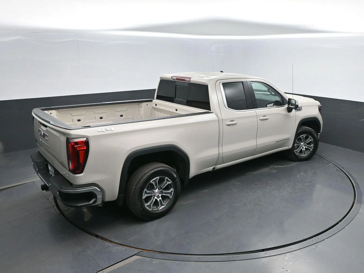 2026 GMC Sierra 1500 SLE - Photo 40