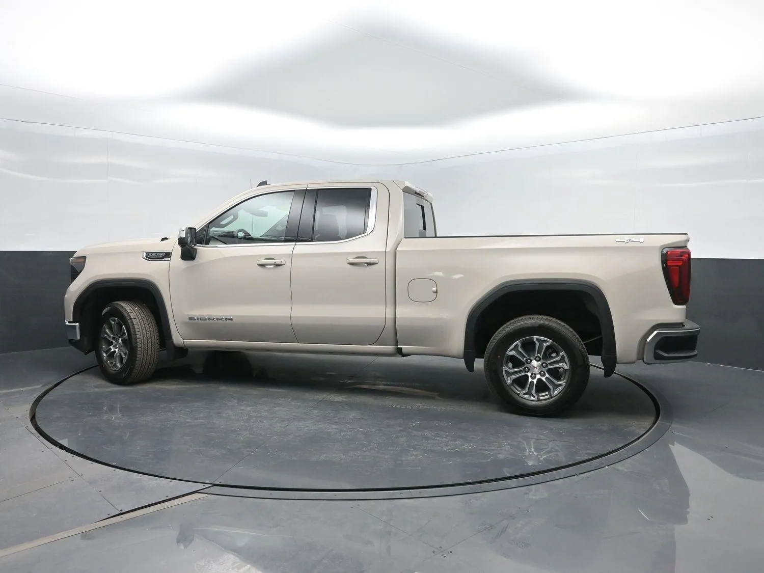 2026 GMC Sierra 1500 SLE - Photo 42