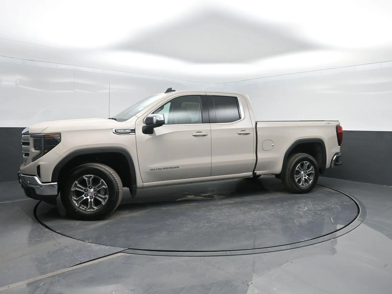 2026 GMC Sierra 1500 SLE - Photo 43