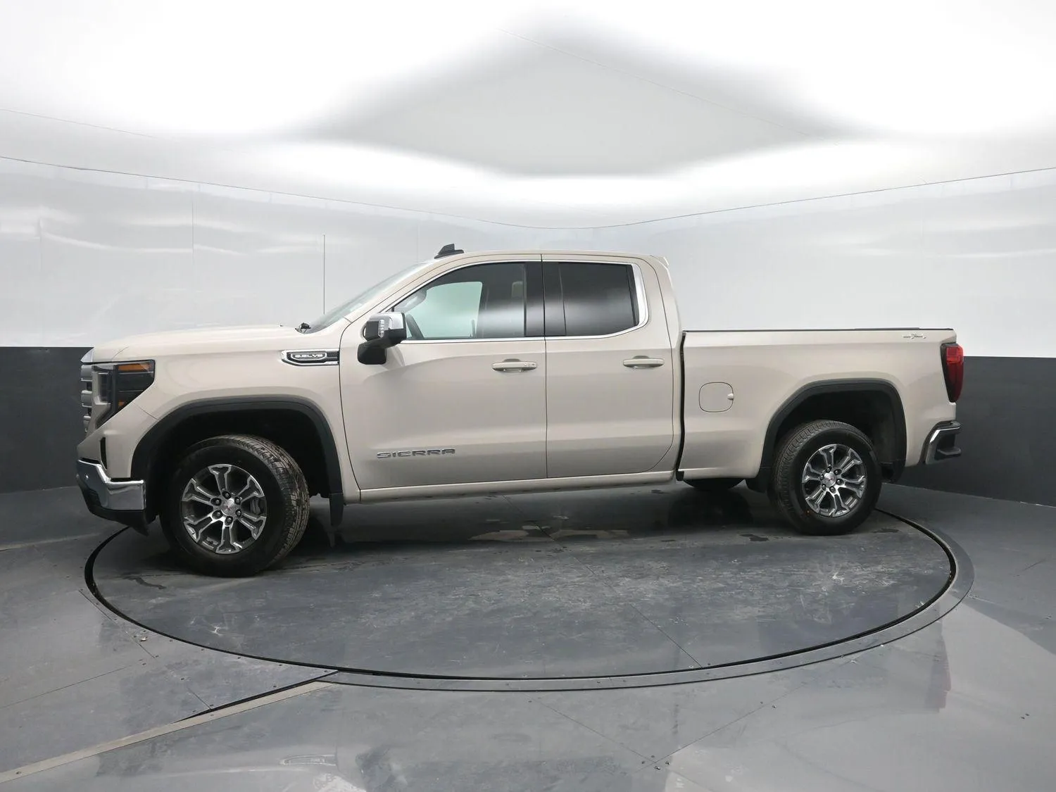 White 2026 GMC Sierra 1500 SLE for sale in Charles City, IA