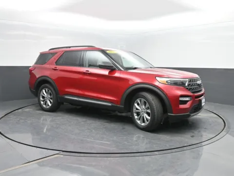 More photos of 2021 Ford Explorer XLT at Mike Molstead Chevrolet, GMC, IA