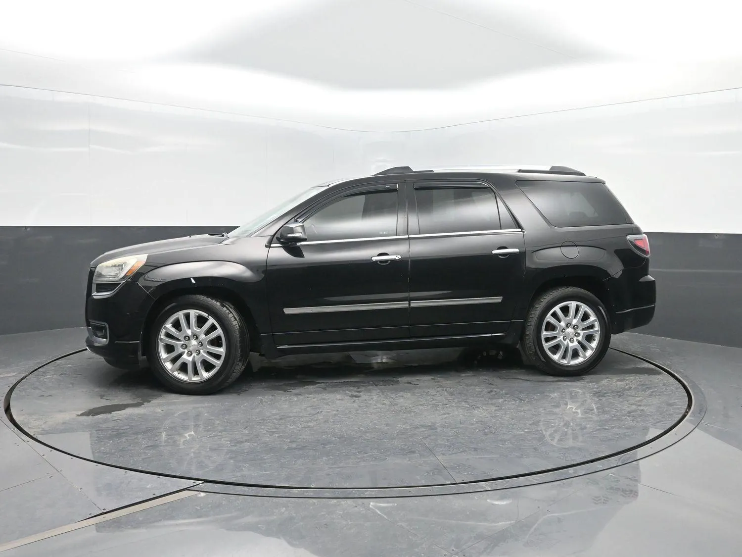 Black 2016 GMC Acadia Denali for sale in Charles City, IA