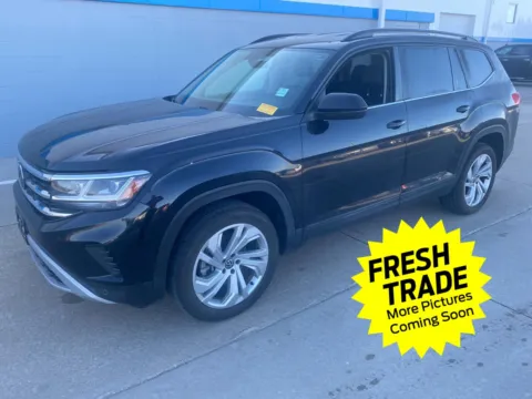 Black 2021 VOLKSWAGEN ATLAS V6 SE 4Motion for sale in Charles City, IA