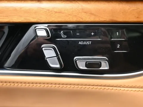 More photos of 2022 Jeep Grand Wagoneer Series III at Mike Molstead Chevrolet, GMC, IA