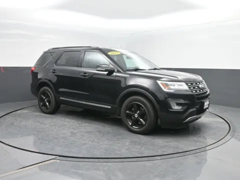 More photos of 2017 Ford Explorer XLT at Mike Molstead Chevrolet, GMC, IA