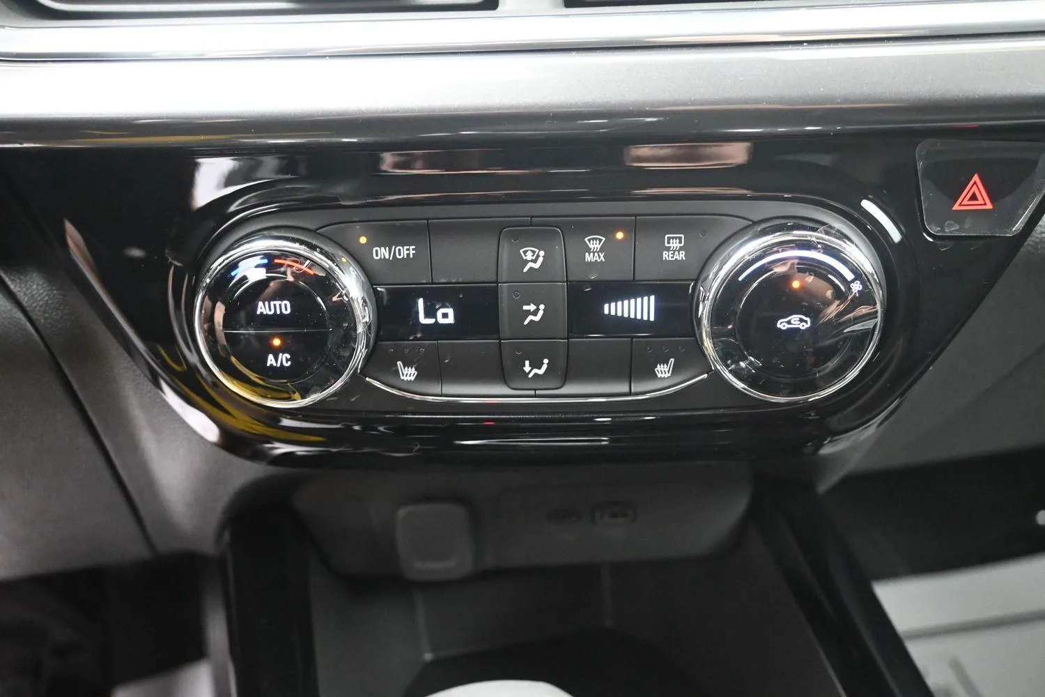 2026 Chevrolet Trax Activ - Photo 28