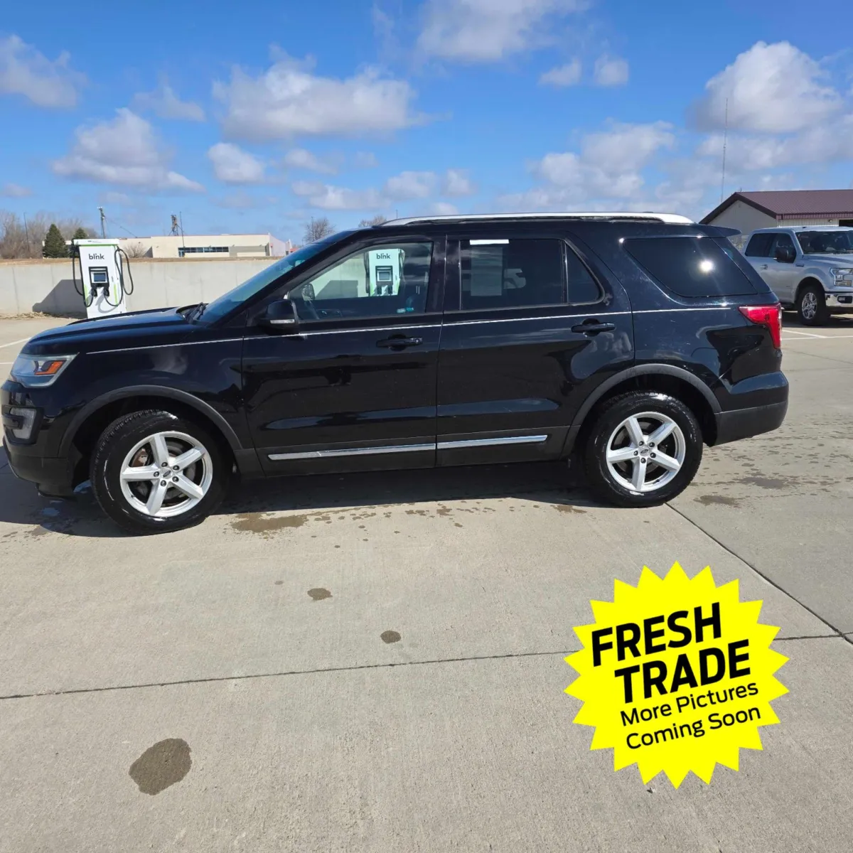 White 2017 Ford Explorer XLT for sale in Charles City, IA