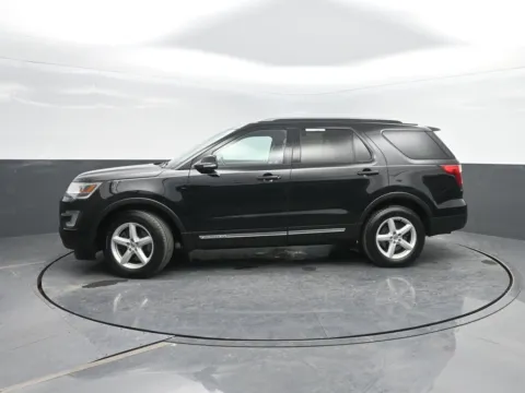 White 2017 Ford Explorer XLT for sale in Charles City, IA