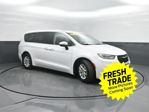 More photos of 2023 Chrysler Pacifica Touring L at Mike Molstead Chevrolet, GMC, IA