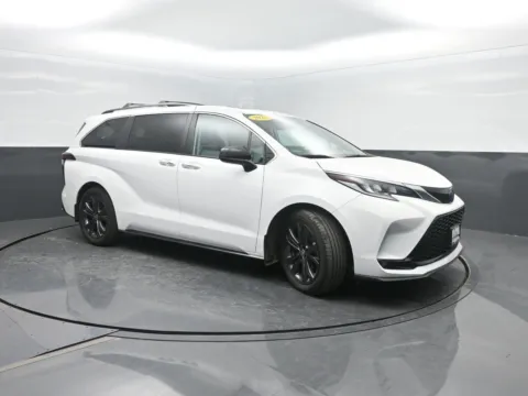 More photos of 2022 Toyota Sienna XSE 7-Passenger at Mike Molstead Chevrolet, GMC, IA
