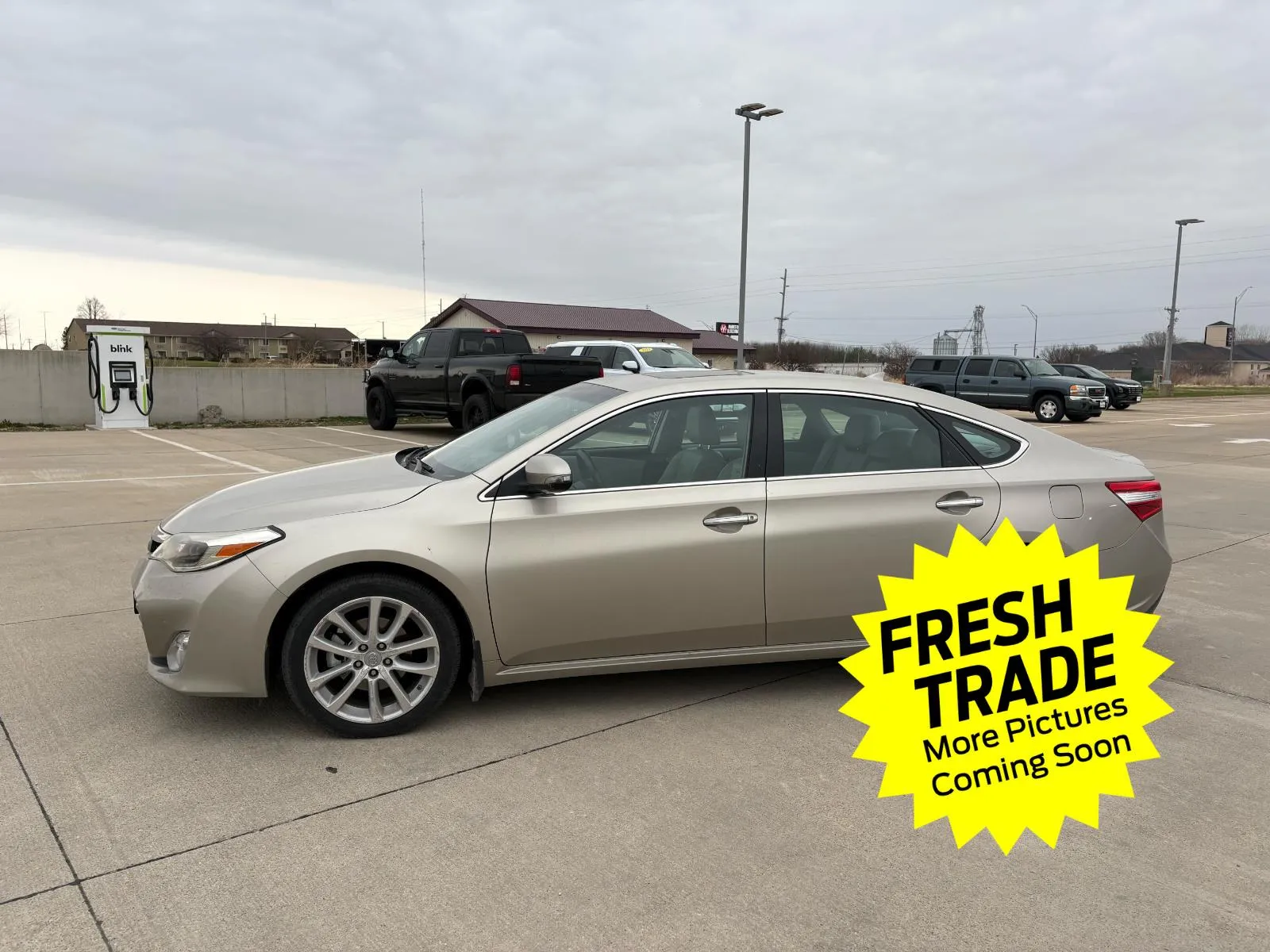 Beige 2015 Toyota Avalon Limited for sale in Charles City, IA