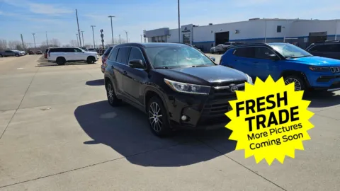 Another view of 2017 Toyota Highlander SE for sale in Charles City, IA at Mike Molstead Chevrolet, GMC