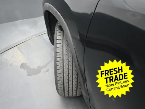 More photos of 2017 Toyota Highlander SE at Mike Molstead Chevrolet, GMC, IA