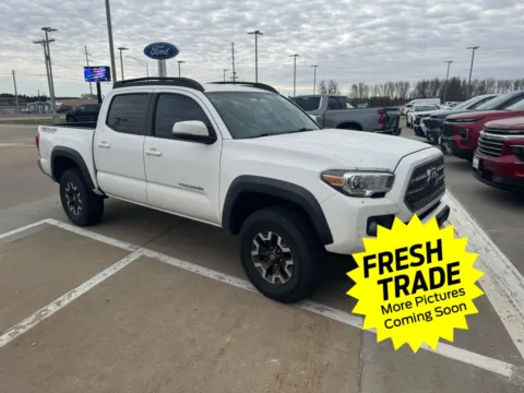 More photos of 2017 Toyota Tacoma TRD Off-Road at Mike Molstead Chevrolet, GMC, IA