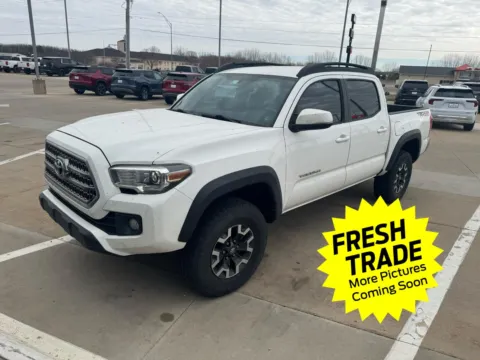 White 2017 Toyota Tacoma TRD Off-Road for sale in Charles City, IA