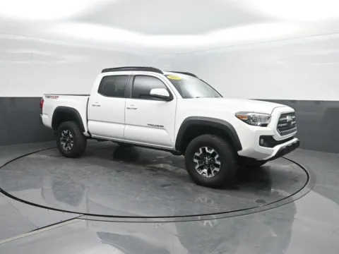 More photos of 2017 Toyota Tacoma TRD Off-Road at Mike Molstead Chevrolet, GMC, IA