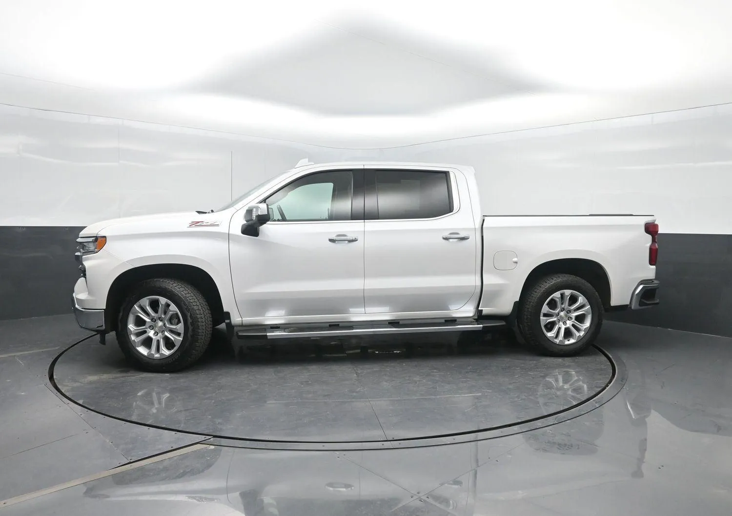 White 2022 Chevrolet Silverado 1500 LTZ for sale in Charles City, IA