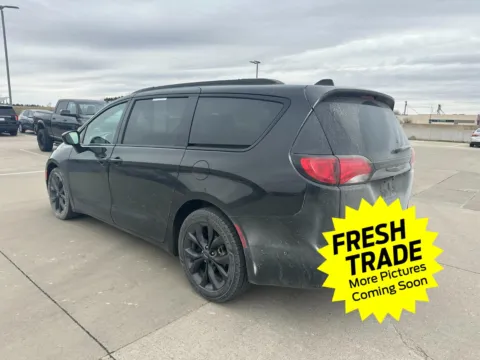 More photos of 2020 Chrysler Pacifica Touring L Plus at Mike Molstead Chevrolet, GMC, IA